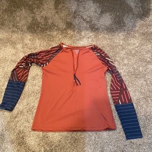 Carve Designs Kona rashguard size medium